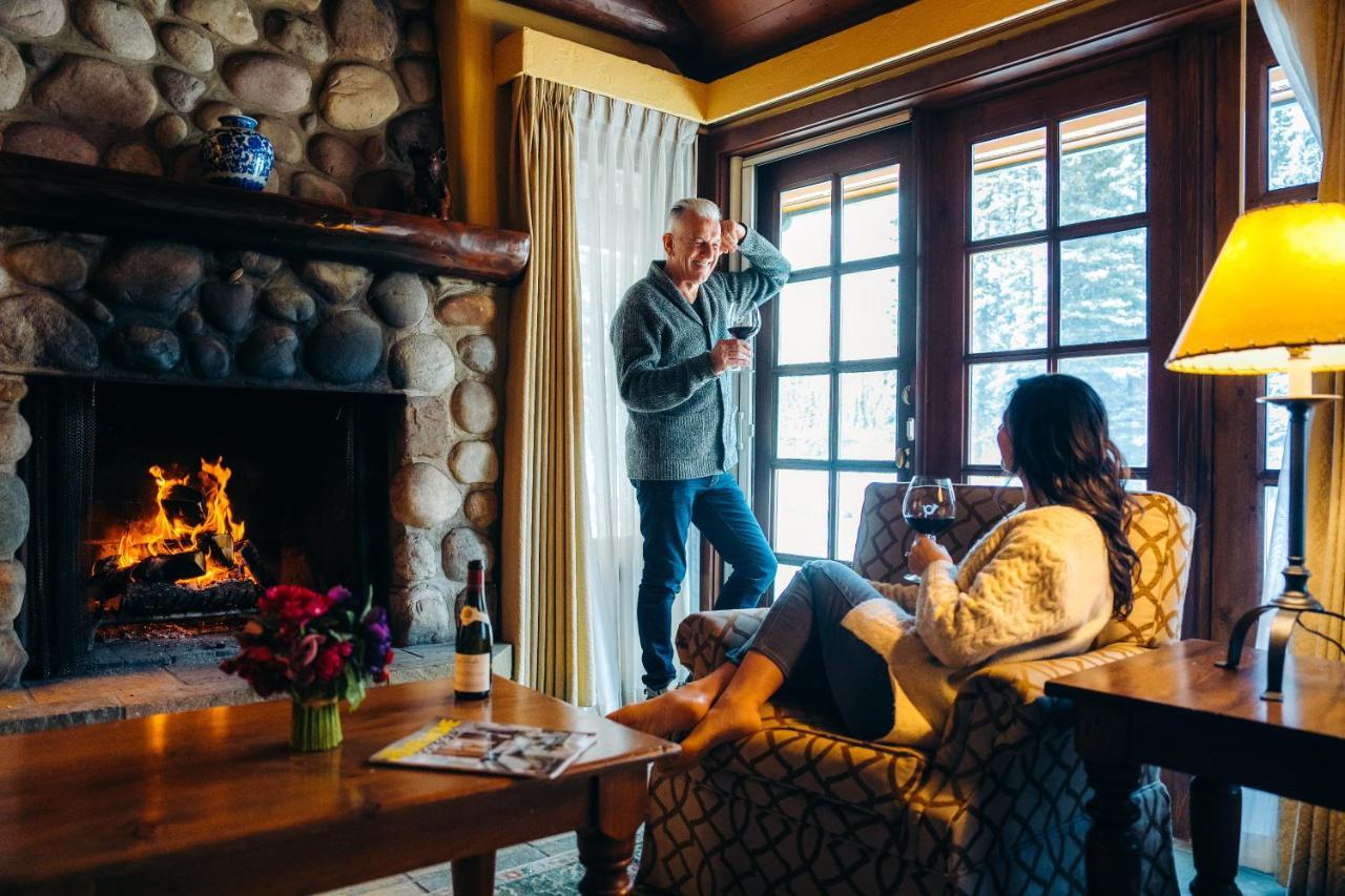 Post Hotel & Spa Lake Louise Extérieur photo