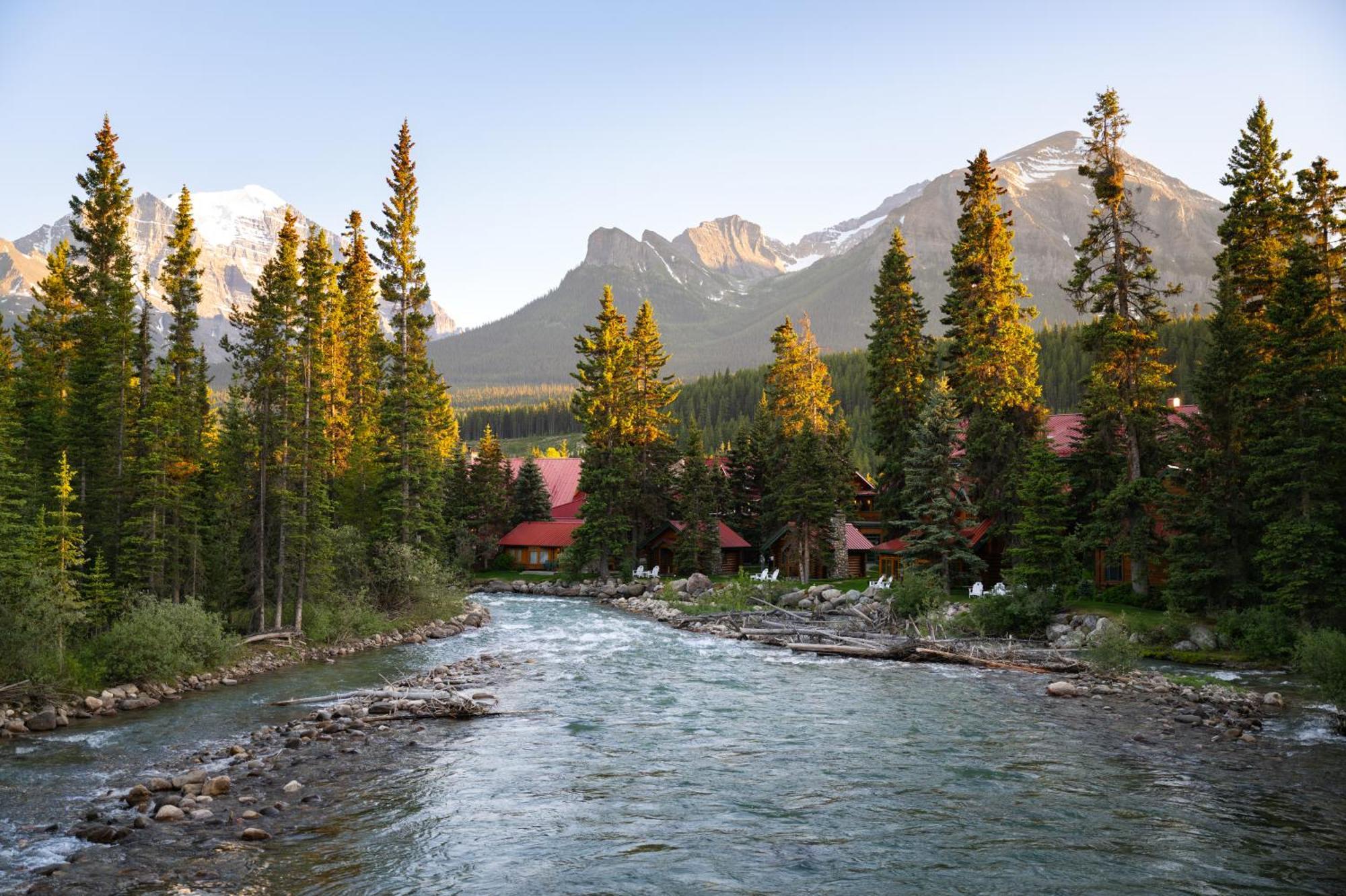 Post Hotel & Spa Lake Louise Extérieur photo