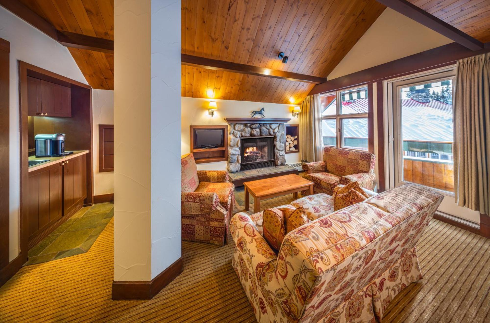 Post Hotel & Spa Lake Louise Extérieur photo