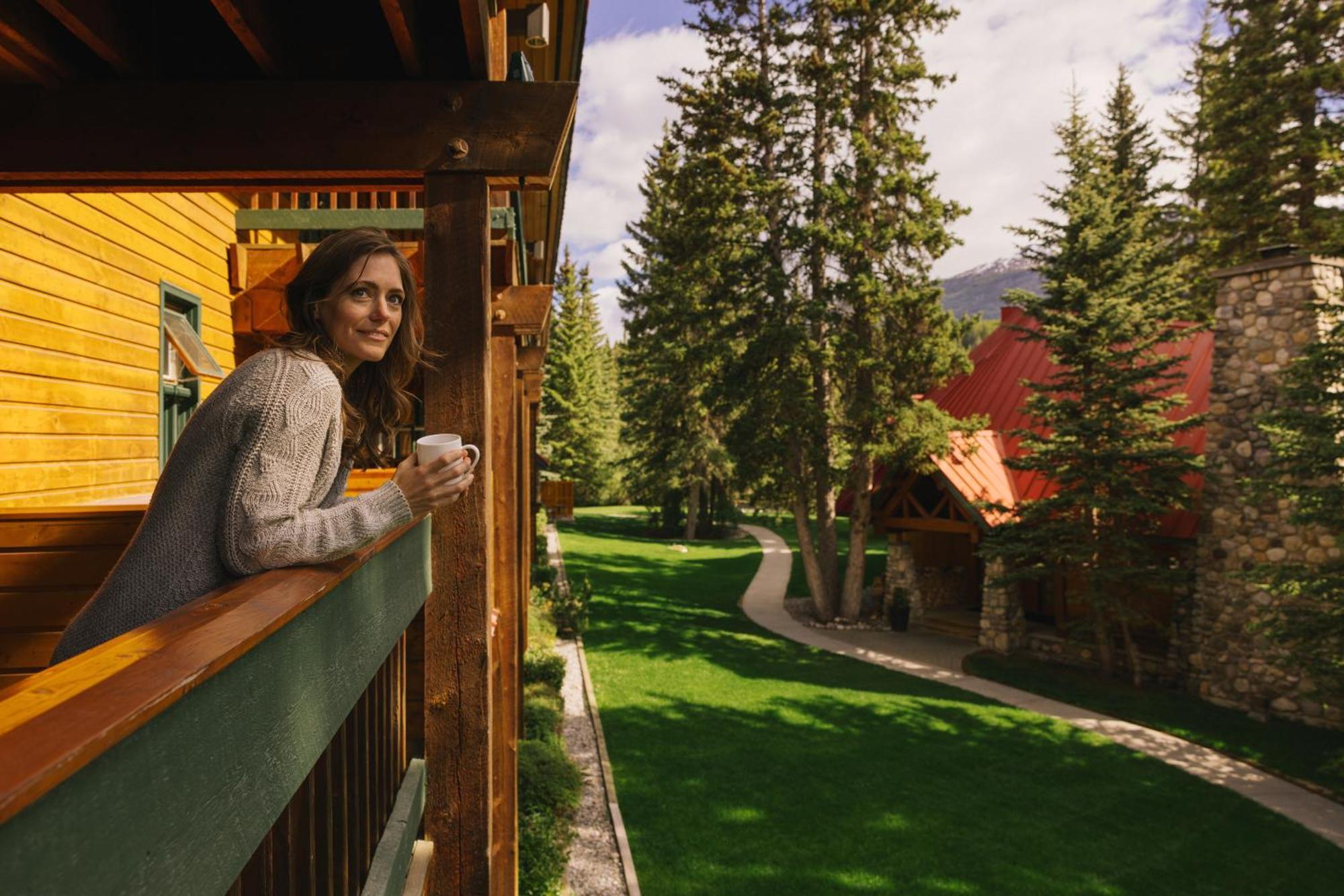 Post Hotel & Spa Lake Louise Extérieur photo