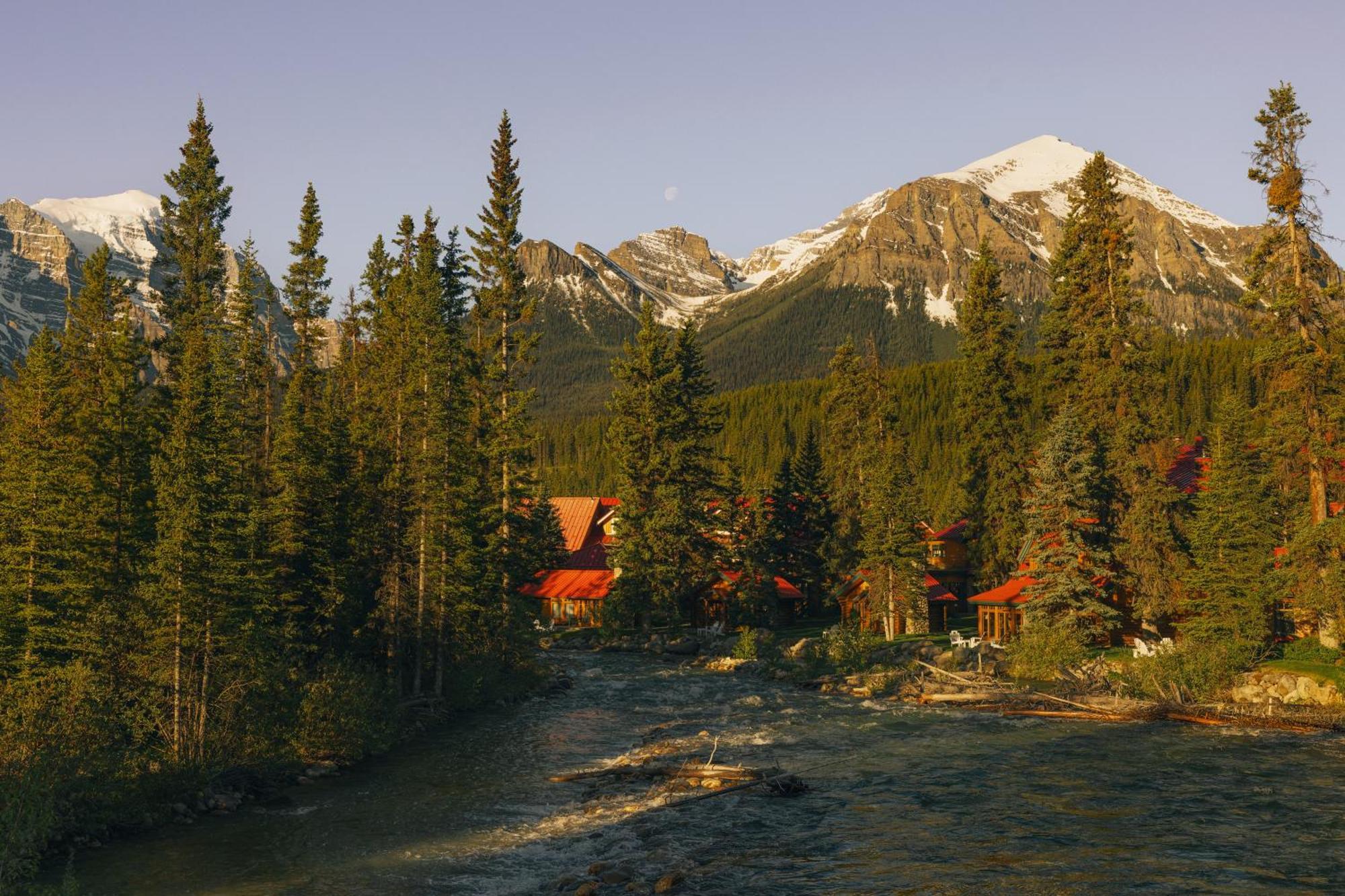 Post Hotel & Spa Lake Louise Extérieur photo